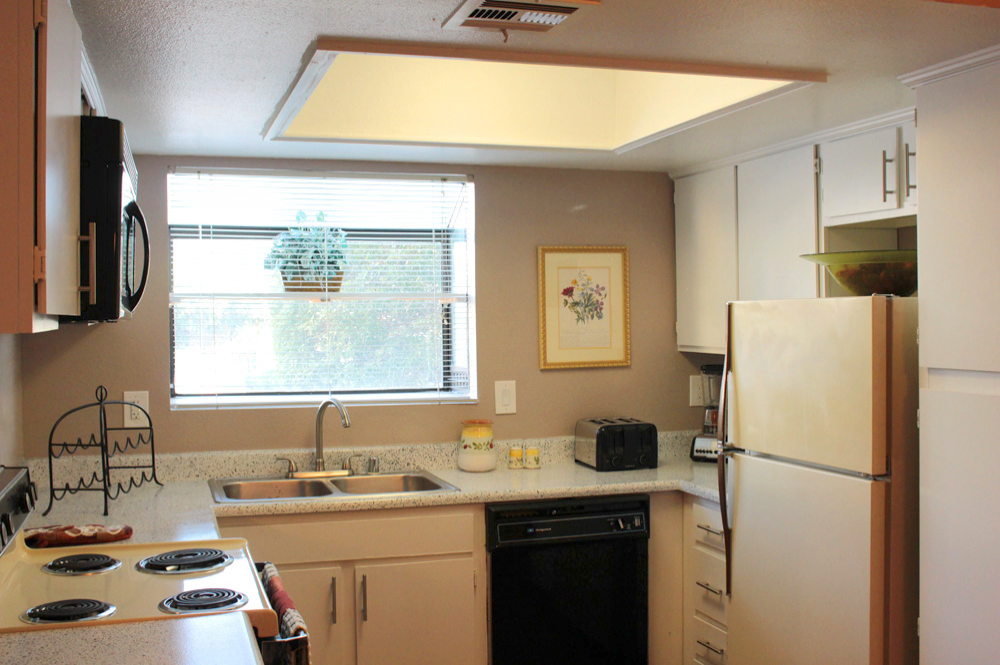Interior photo of Sunset Springs apartment Kitchen 4